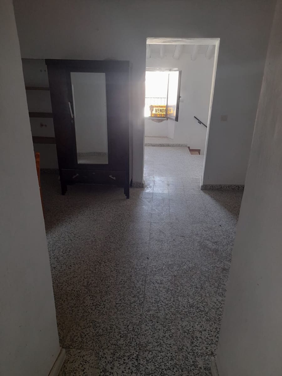 Casa de 3 habitaciones en Colmenar en venta - 126.000 € (Ref: 9467836)