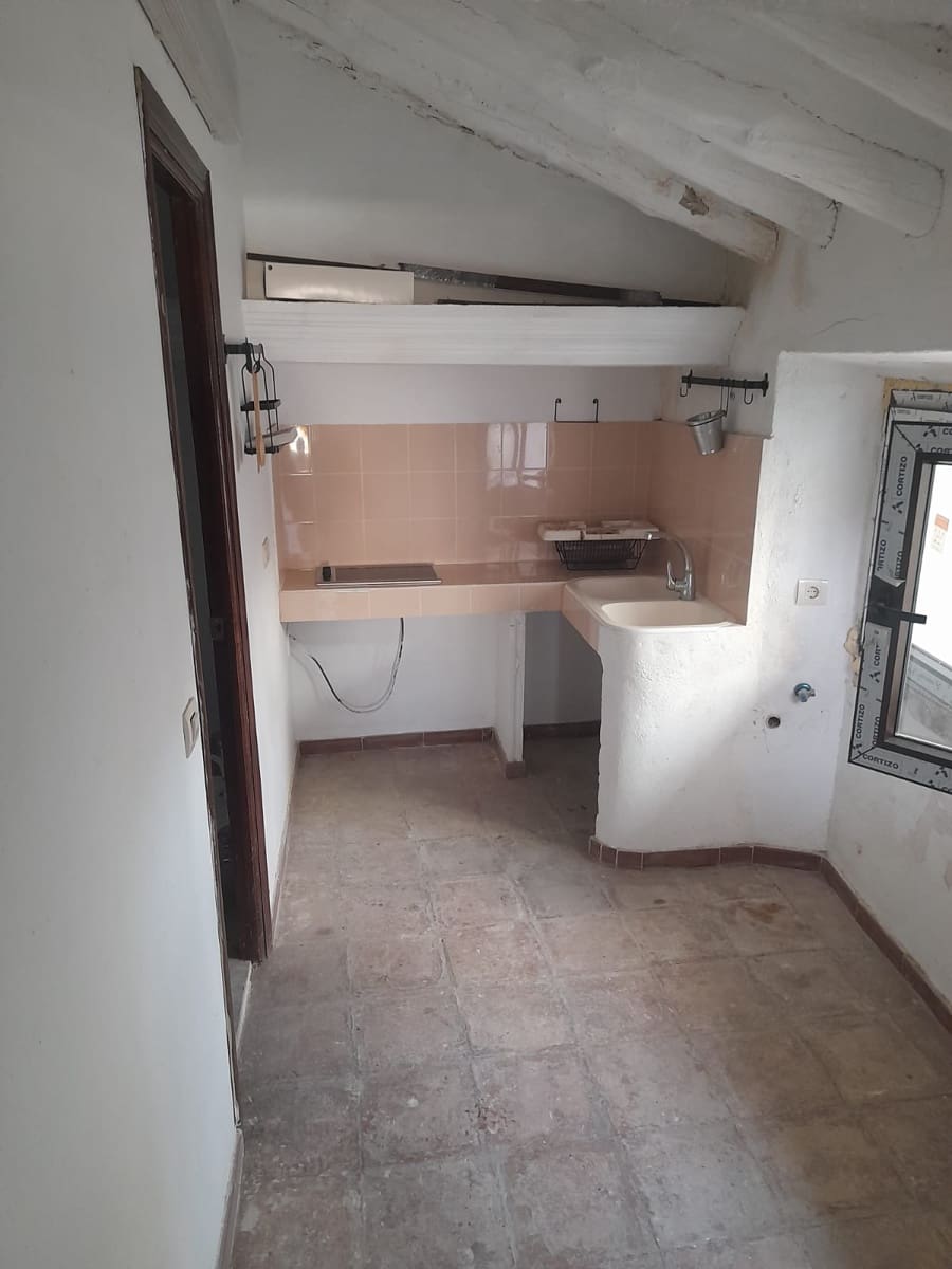 Casa de 3 habitaciones en Colmenar en venta - 126.000 € (Ref: 9467836)