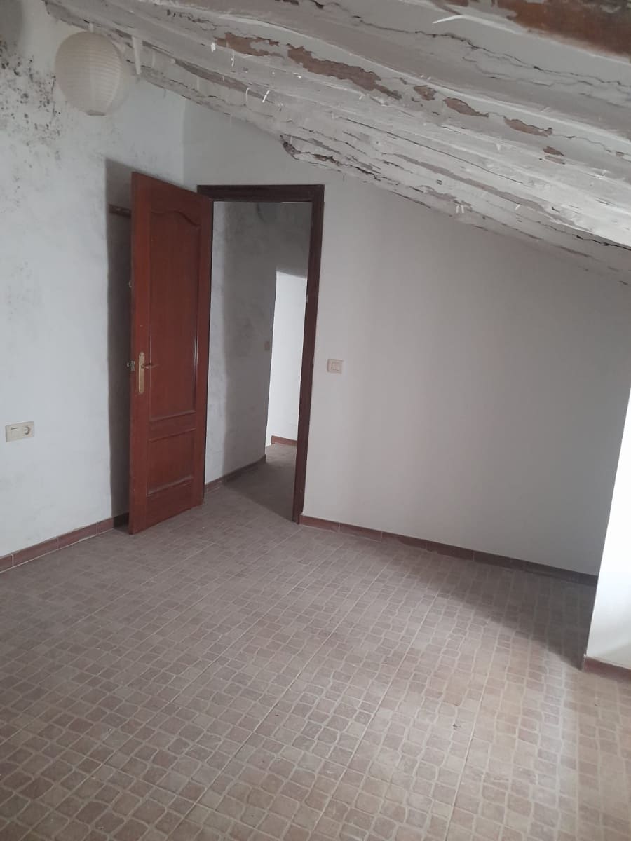 Casa de 3 habitaciones en Colmenar en venta - 126.000 € (Ref: 9467836)