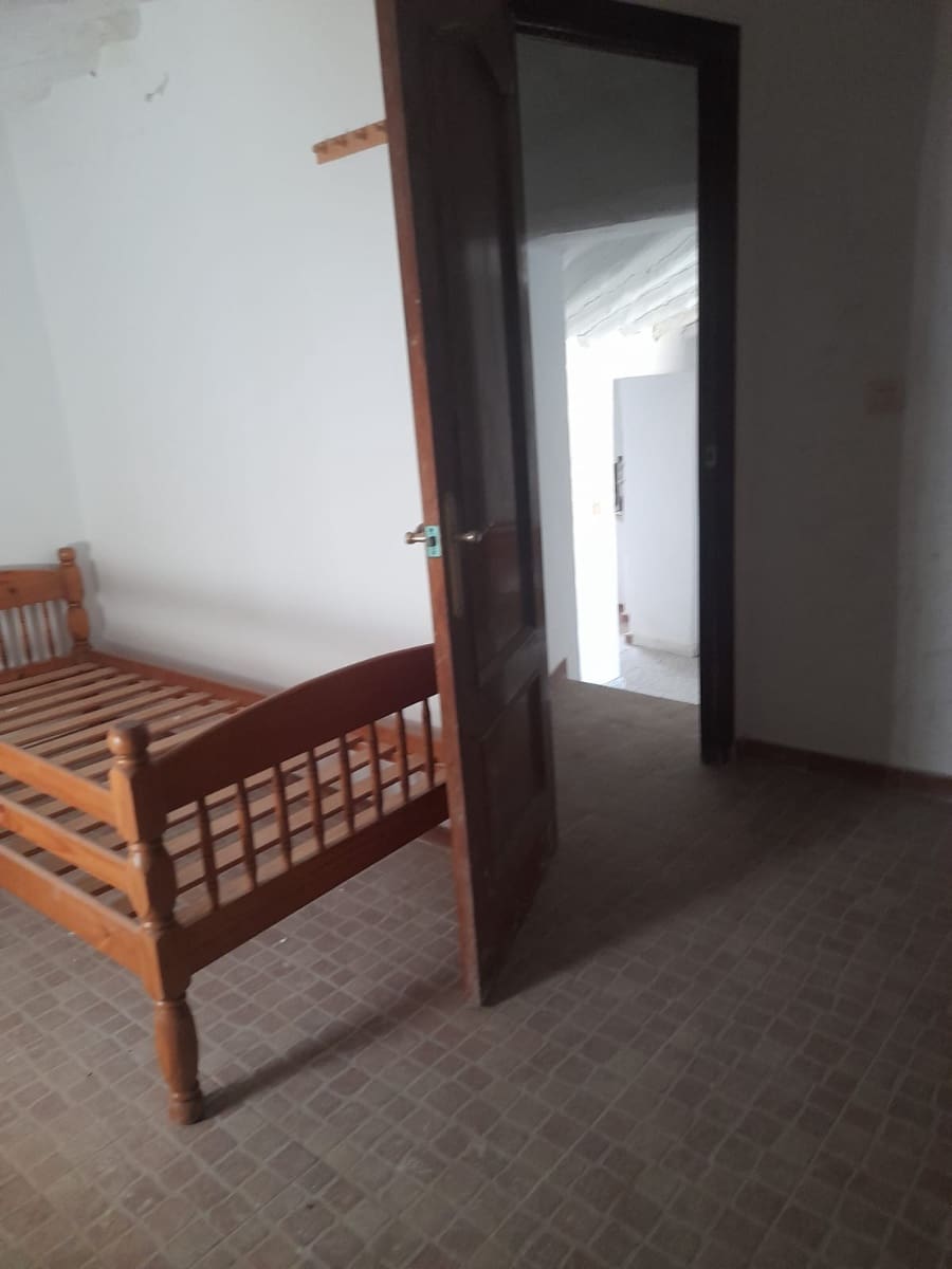 Casa de 3 habitaciones en Colmenar en venta - 126.000 € (Ref: 9467836)