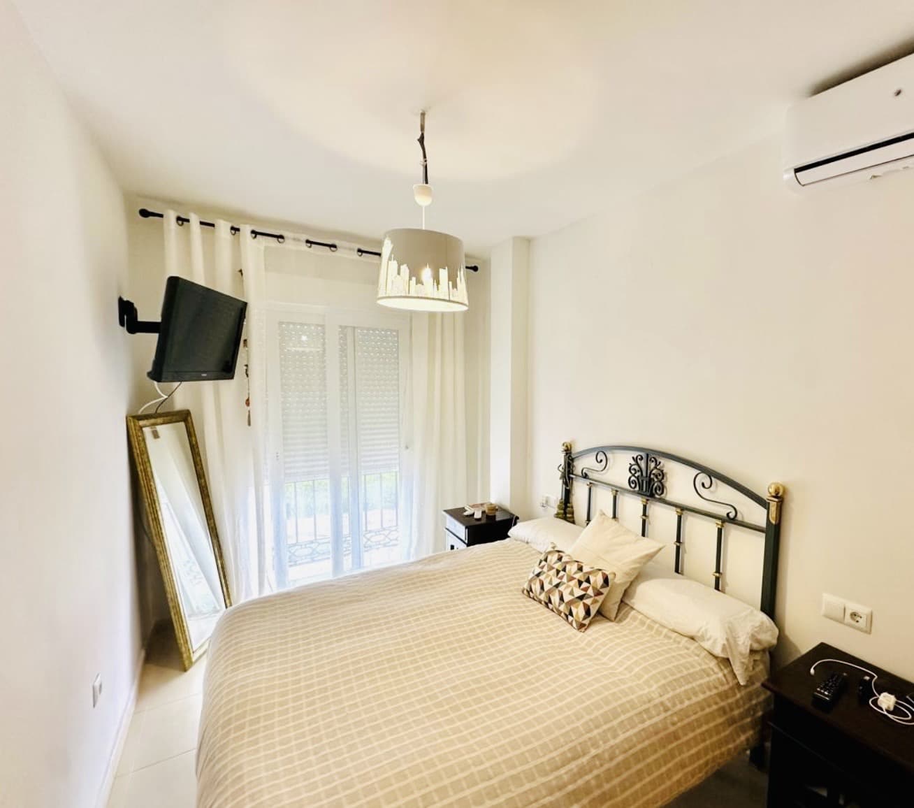 3 bedroom Villa for sale in Fuente de Piedra with pool garage - € 148,000 (Ref: 9500925)