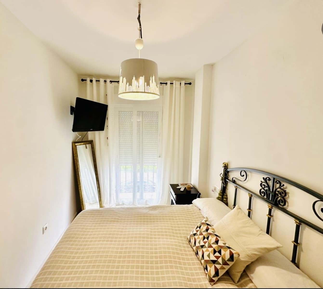 3 bedroom Villa for sale in Fuente de Piedra with pool garage - € 148,000 (Ref: 9500925)