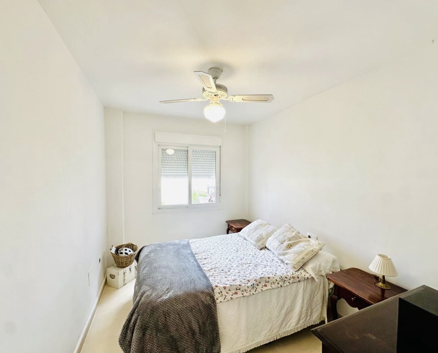 3 bedroom Villa for sale in Fuente de Piedra with pool garage - € 148,000 (Ref: 9500925)