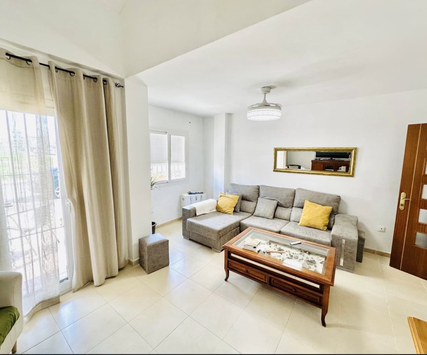 3 bedroom Villa for sale in Fuente de Piedra with pool garage - € 148,000 (Ref: 9500925)