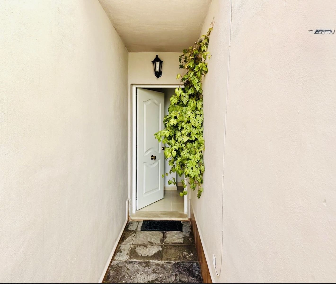 3 bedroom Villa for sale in Fuente de Piedra with pool garage - € 148,000 (Ref: 9500925)