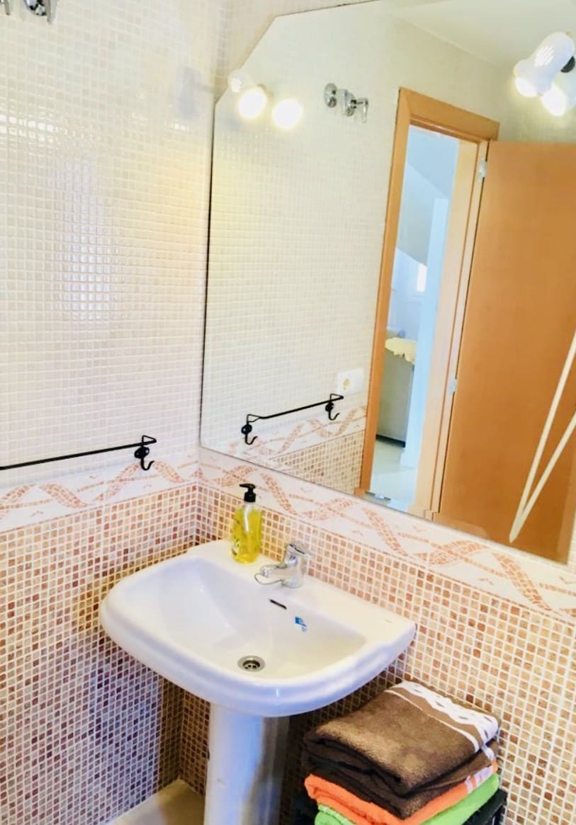 3 bedroom Villa for sale in Fuente de Piedra with pool garage - € 145,000 (Ref: 9503613)