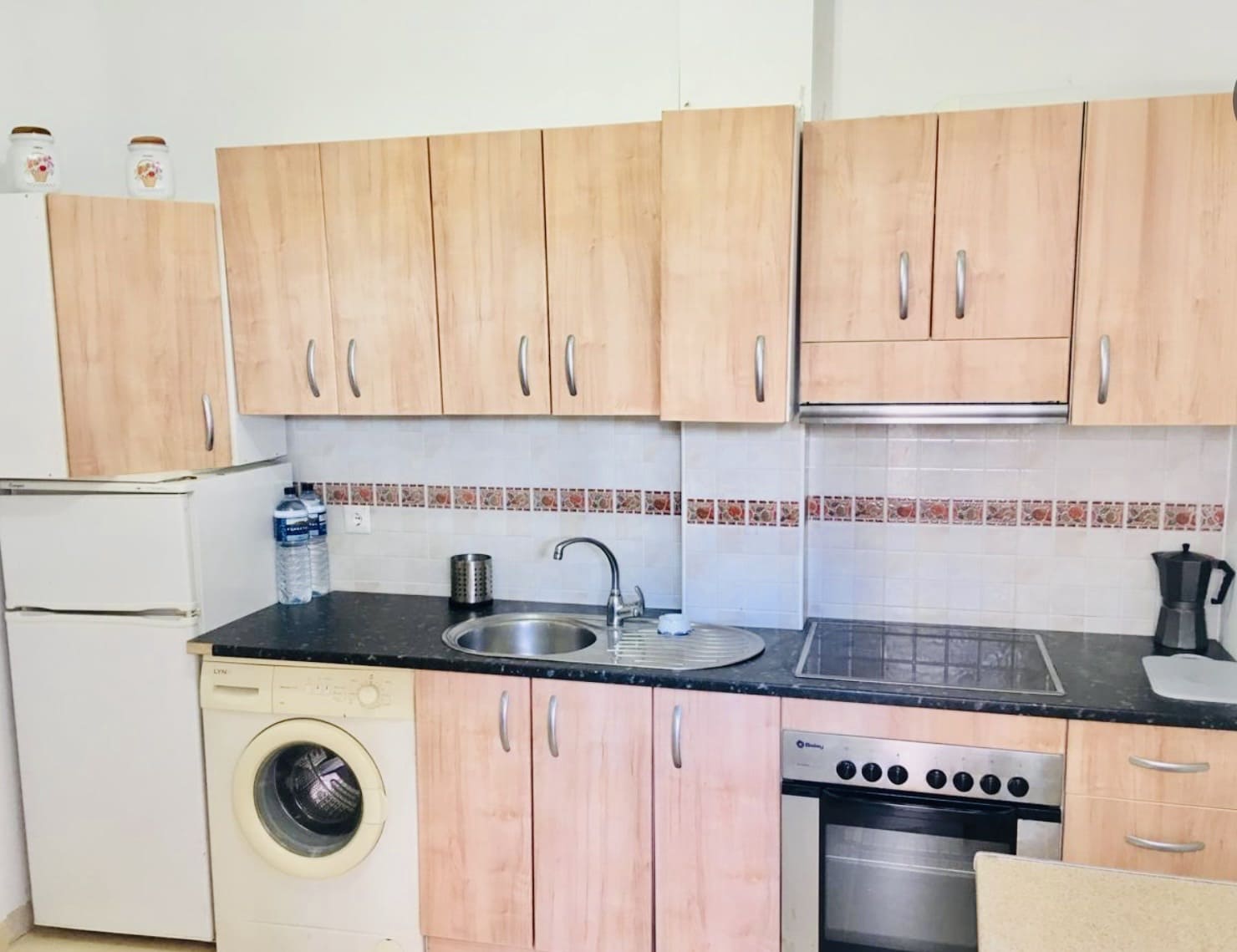 3 bedroom Villa for sale in Fuente de Piedra with pool garage - € 145,000 (Ref: 9503613)