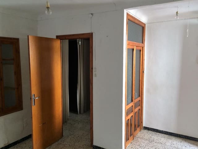 4 bedroom Townhouse for sale in Fuente de Piedra - € 58,000 (Ref: 9506244)