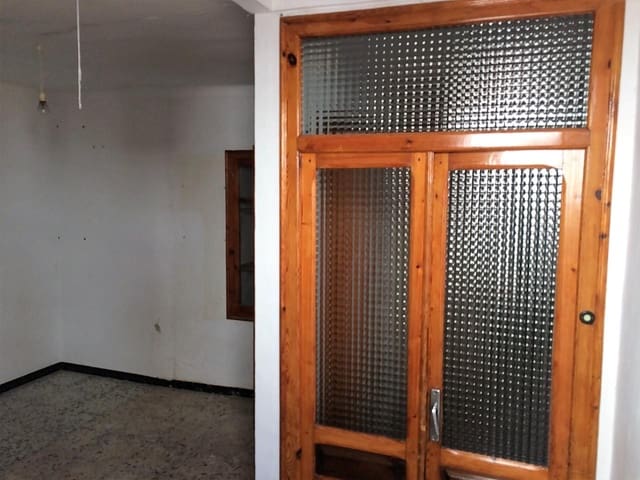 4 bedroom Townhouse for sale in Fuente de Piedra - € 58,000 (Ref: 9506244)