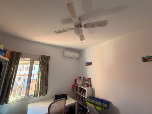 3 sypialnia Dom na sprzedaż w Fuente de Piedra z basenem - 125 000 € (Ref: 9571968)