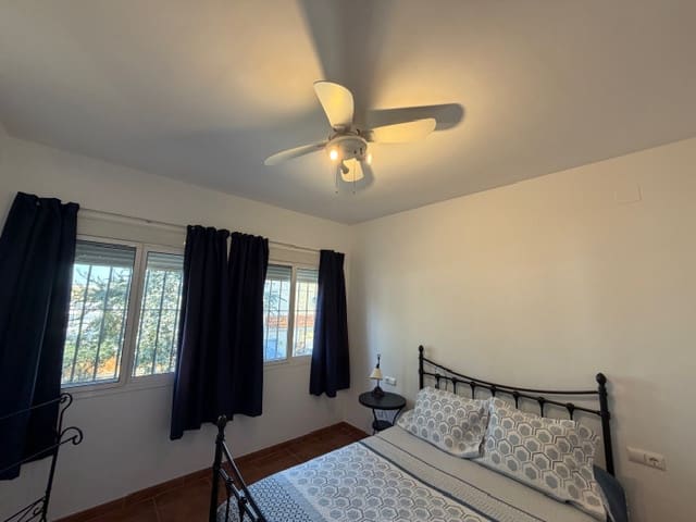 3 sypialnia Dom na sprzedaż w Fuente de Piedra z basenem - 125 000 € (Ref: 9571968)