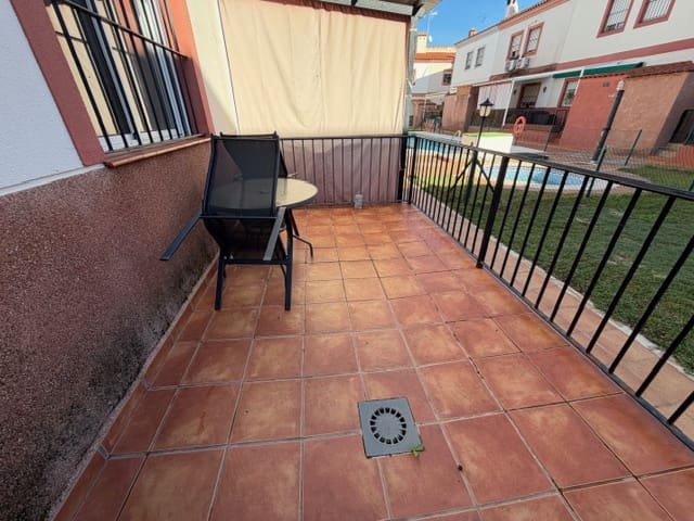 3 sypialnia Dom na sprzedaż w Fuente de Piedra z basenem - 125 000 € (Ref: 9571968)