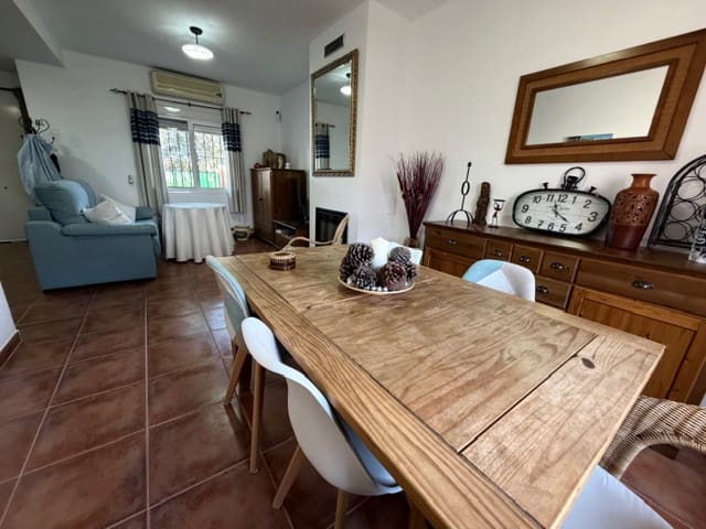 3 sypialnia Dom na sprzedaż w Fuente de Piedra z basenem - 125 000 € (Ref: 9571968)