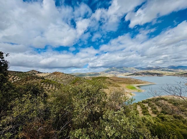 3 sovrum Finca/Hus på landet till salu i Iznájar med garage - 129 000 € (Ref: 9586831)