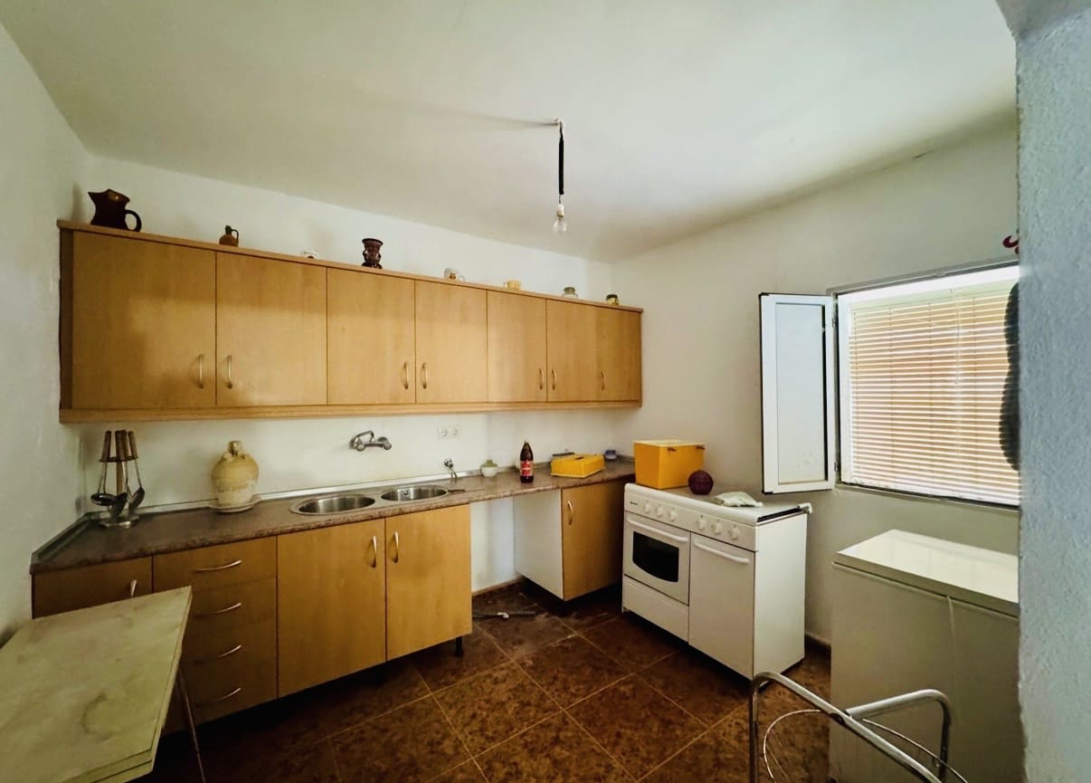 3 sovrum Finca/Hus på landet till salu i Iznajar med garage - 129 000 € (Ref: 9586831)