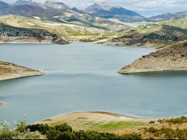 3 sovrum Finca/Hus på landet till salu i Iznájar med garage - 129 000 € (Ref: 9586831)