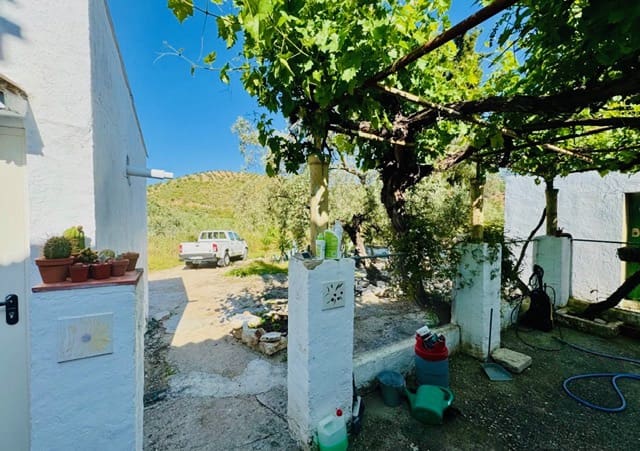 3 sovrum Finca/Hus på landet till salu i Iznájar med garage - 129 000 € (Ref: 9593218)