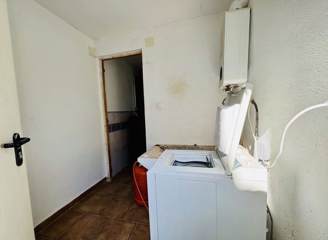 3 sovrum Finca/Hus på landet till salu i Iznájar med garage - 129 000 € (Ref: 9593218)