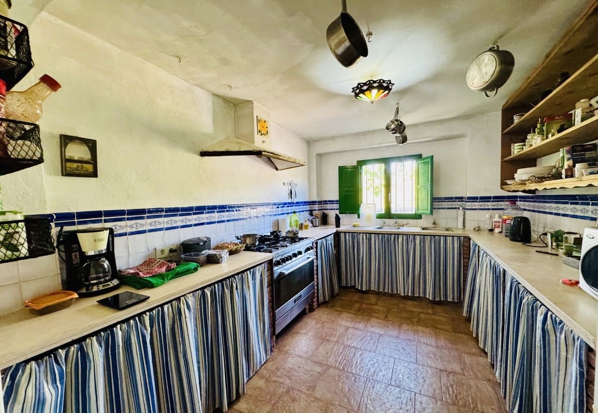 3 sovrum Finca/Hus på landet till salu i Iznajar med garage - 129 000 € (Ref: 9593218)