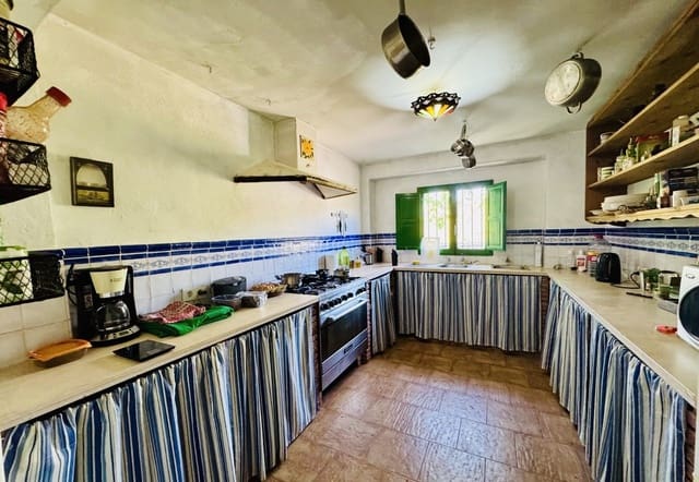 3 sovrum Finca/Hus på landet till salu i Iznájar med garage - 129 000 € (Ref: 9593218)