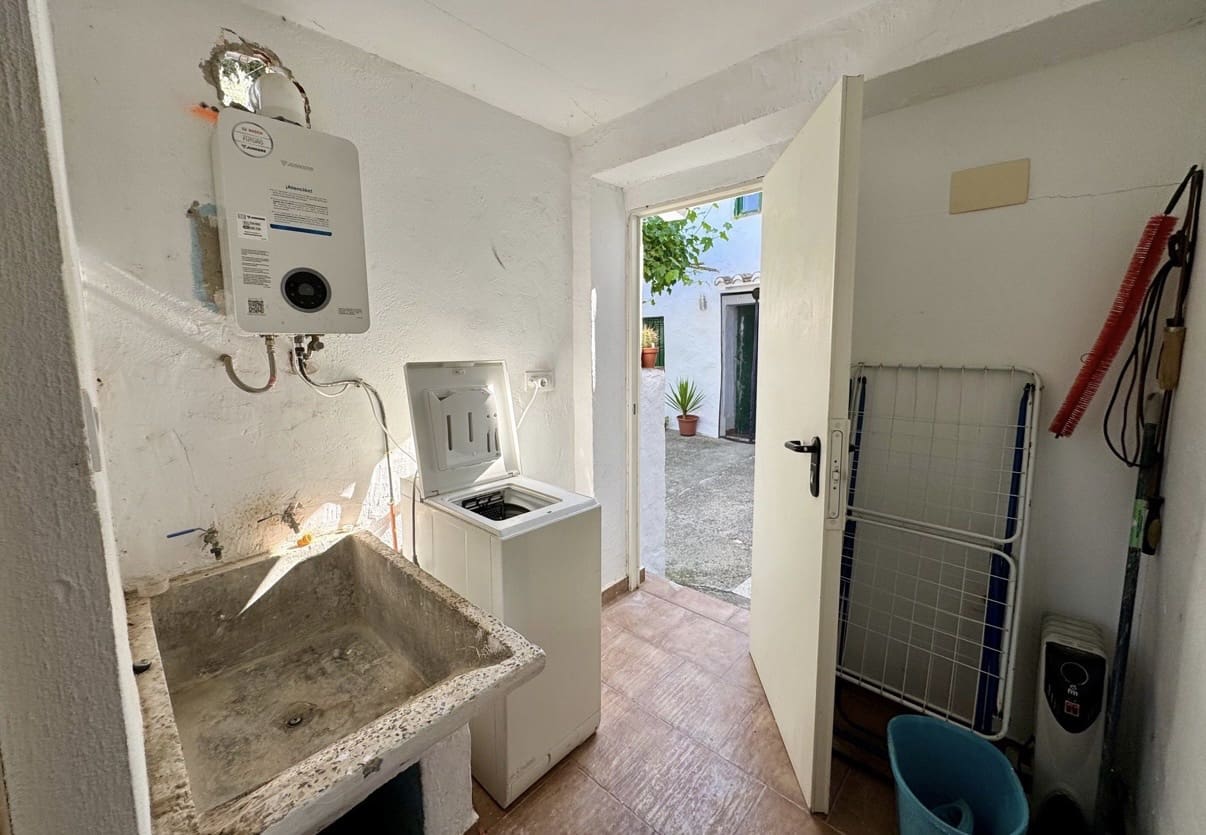 3 sovrum Finca/Hus på landet till salu i Iznajar med garage - 129 000 € (Ref: 9593218)