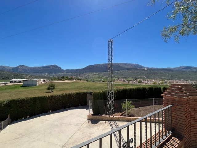 6 soverom Villa til salgs i Villanueva del Trabuco med garasje - € 420 000 (Ref: 9624116)