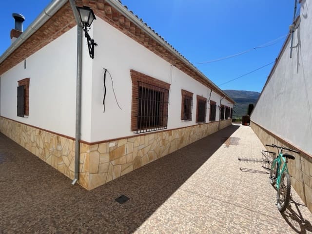 6 soverom Villa til salgs i Villanueva del Trabuco med garasje - € 420 000 (Ref: 9624116)