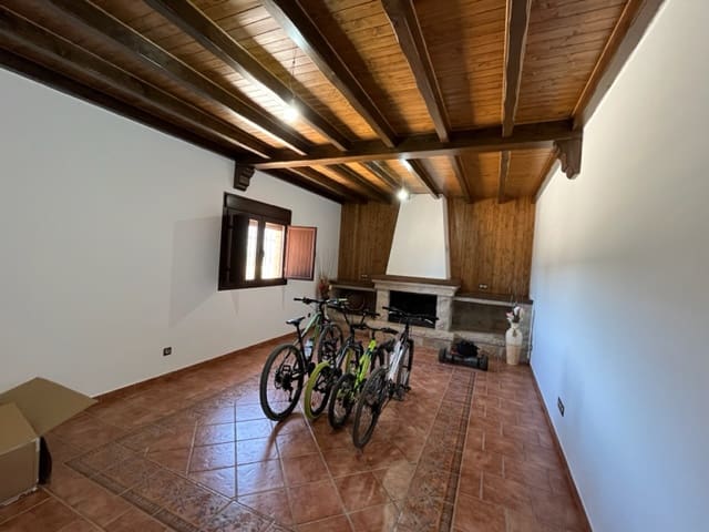 6 soverom Villa til salgs i Villanueva del Trabuco med garasje - € 420 000 (Ref: 9624116)