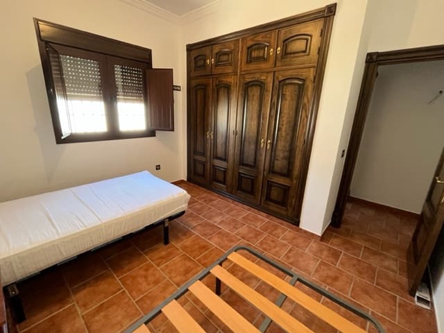 6 soverom Villa til salgs i Villanueva del Trabuco med garasje - € 420 000 (Ref: 9624116)