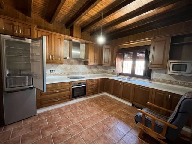 6 soverom Villa til salgs i Villanueva del Trabuco med garasje - € 420 000 (Ref: 9624116)