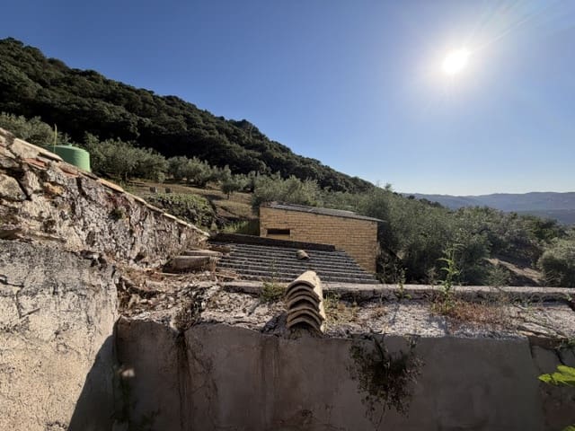 3 chambre Finca/Maison de Campagne à vendre à Iznajar avec garage - 99 950 € (Ref: 9626284)
