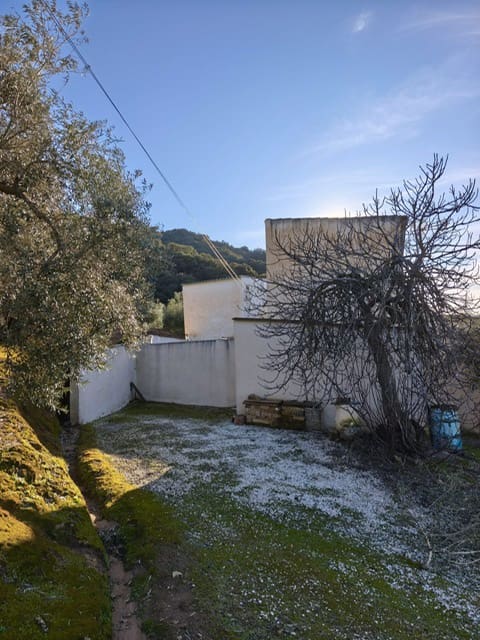 3 chambre Finca/Maison de Campagne à vendre à Iznajar avec garage - 99 950 € (Ref: 9626284)