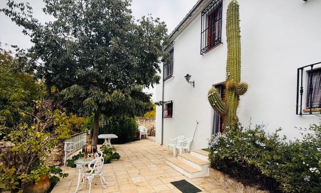 3 chambre Finca/Maison de Campagne à vendre à Loja - 299 000 € (Ref: 9650777)