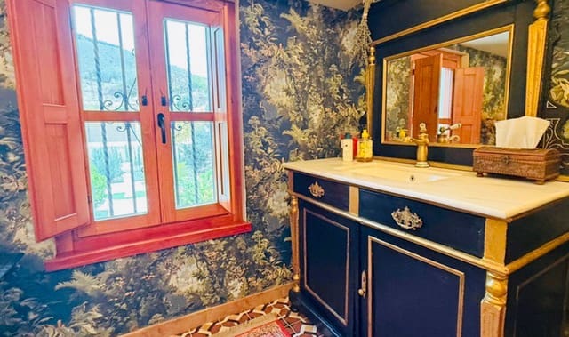 3 chambre Finca/Maison de Campagne à vendre à Loja - 299 000 € (Ref: 9650777)