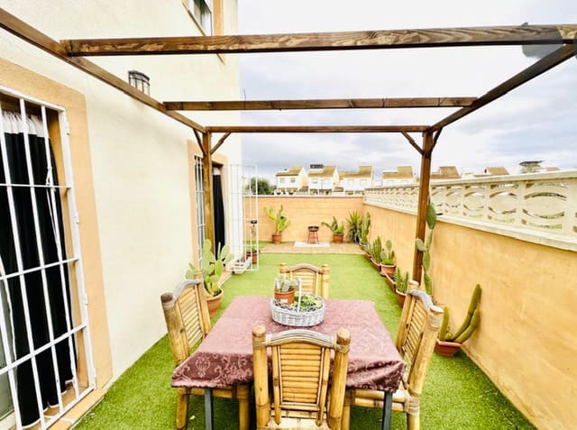 4 Zimmer Villa zu verkaufen in Fuente de Piedra mit Pool - 189.900 € (Ref: 9665475)