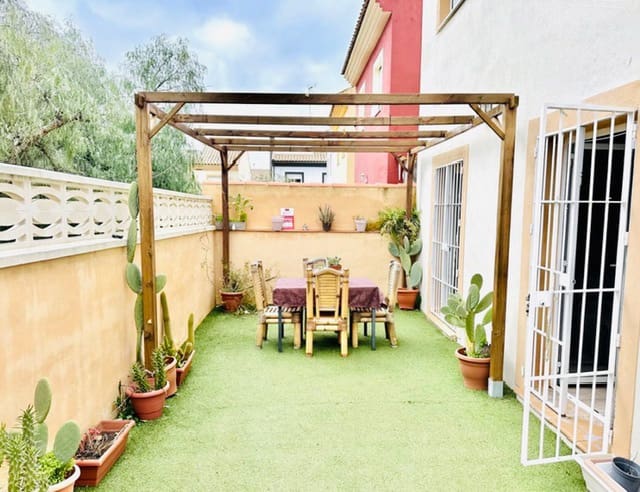 4 Zimmer Villa zu verkaufen in Fuente de Piedra mit Pool - 189.900 € (Ref: 9665475)