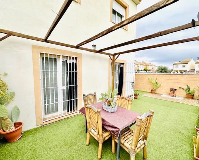 4 Zimmer Villa zu verkaufen in Fuente de Piedra mit Pool - 189.900 € (Ref: 9665475)