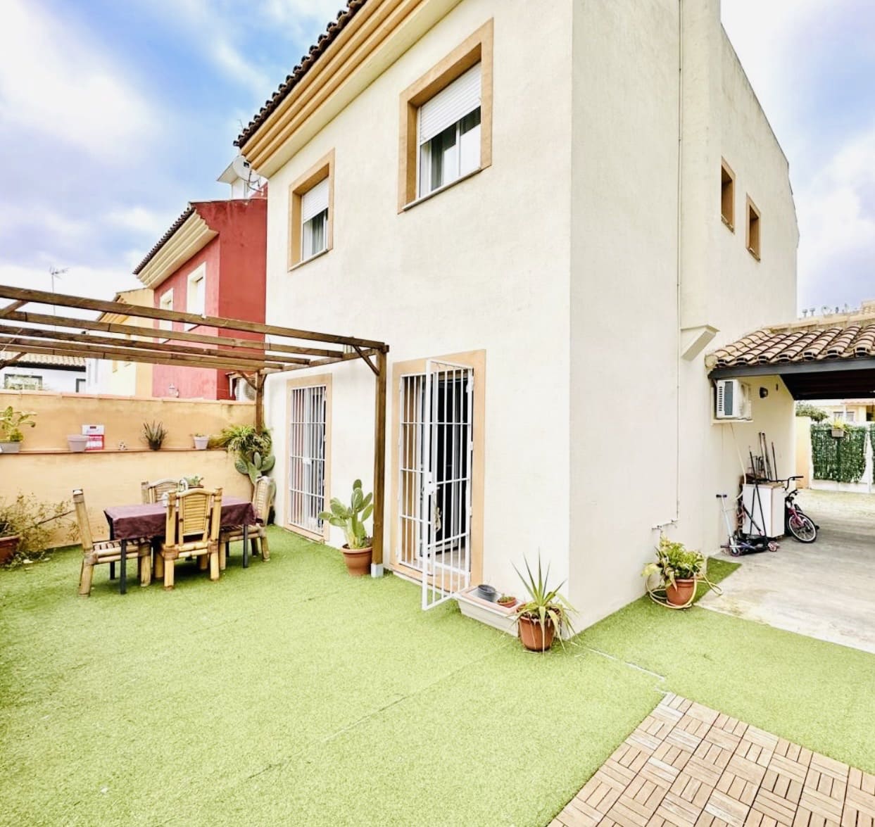 4 Zimmer Villa zu verkaufen in Fuente de Piedra mit Pool - 189.900 € (Ref: 9665475)