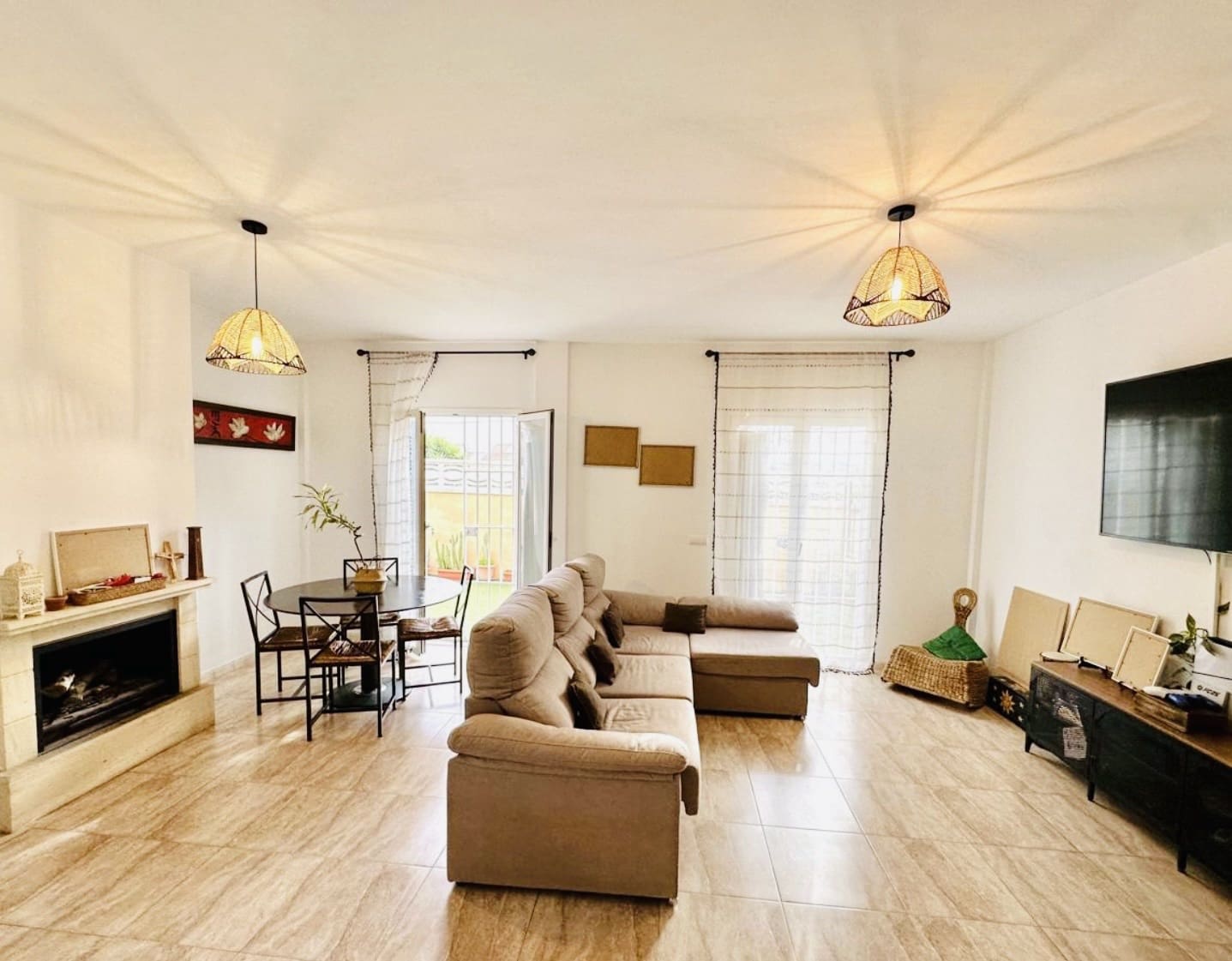 4 Zimmer Villa zu verkaufen in Fuente de Piedra mit Pool - 189.900 € (Ref: 9665475)