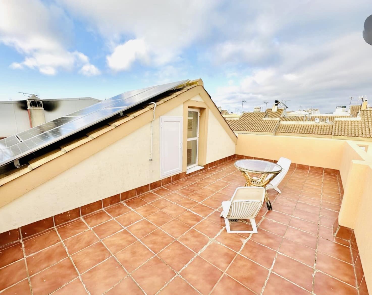 4 Zimmer Villa zu verkaufen in Fuente de Piedra mit Pool - 189.900 € (Ref: 9665475)