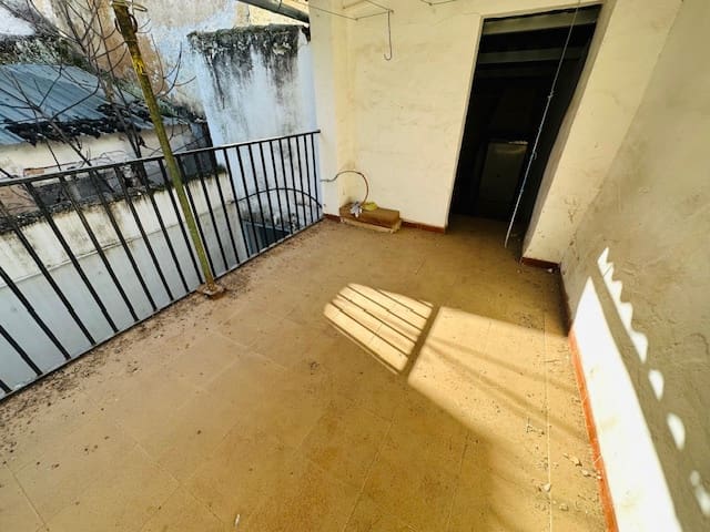 3 bedroom Townhouse for sale in Cuevas Bajas - € 63,000 (Ref: 9668270)