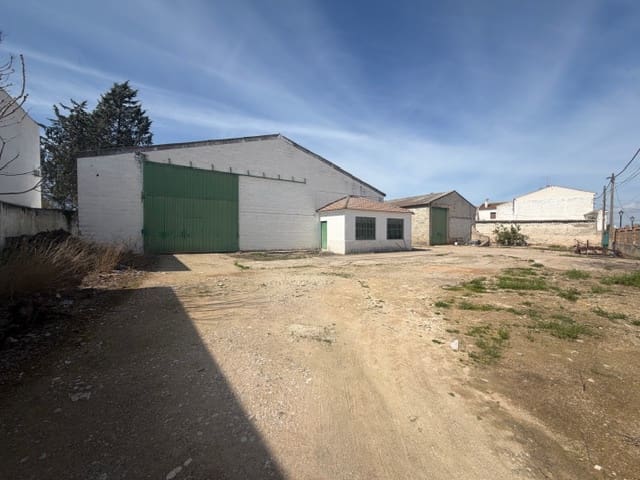 Commercial for sale in Fuente de Piedra - € 500,000 (Ref: 9676417)