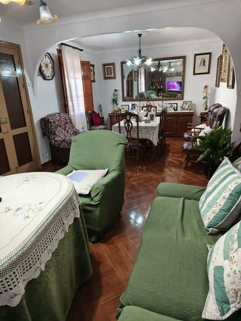 5 soverom Hus til salgs i Villanueva de Tapia - € 165 000 (Ref: 9679327)