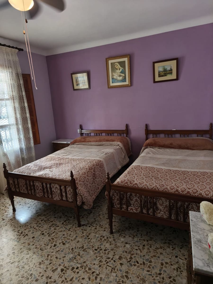 5 soverom Hus til salgs i Villanueva de Tapia - € 165 000 (Ref: 9679327)