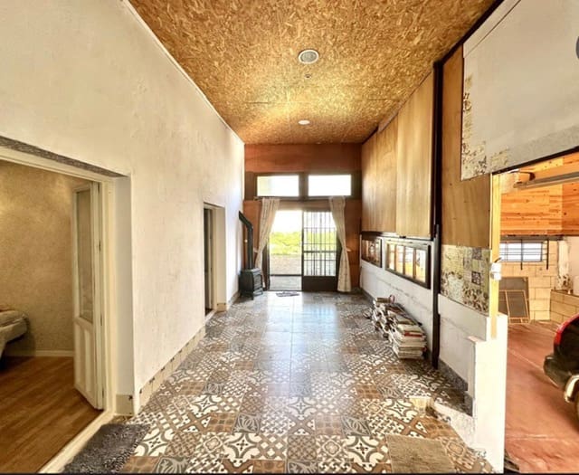 4 bedroom Villa for sale in Sierra de Yeguas with garage - € 173,000 (Ref: 9696610)