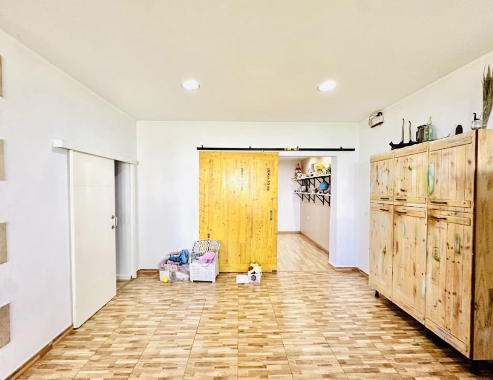 4 bedroom Villa for sale in Sierra de Yeguas with garage - € 173,000 (Ref: 9696610)