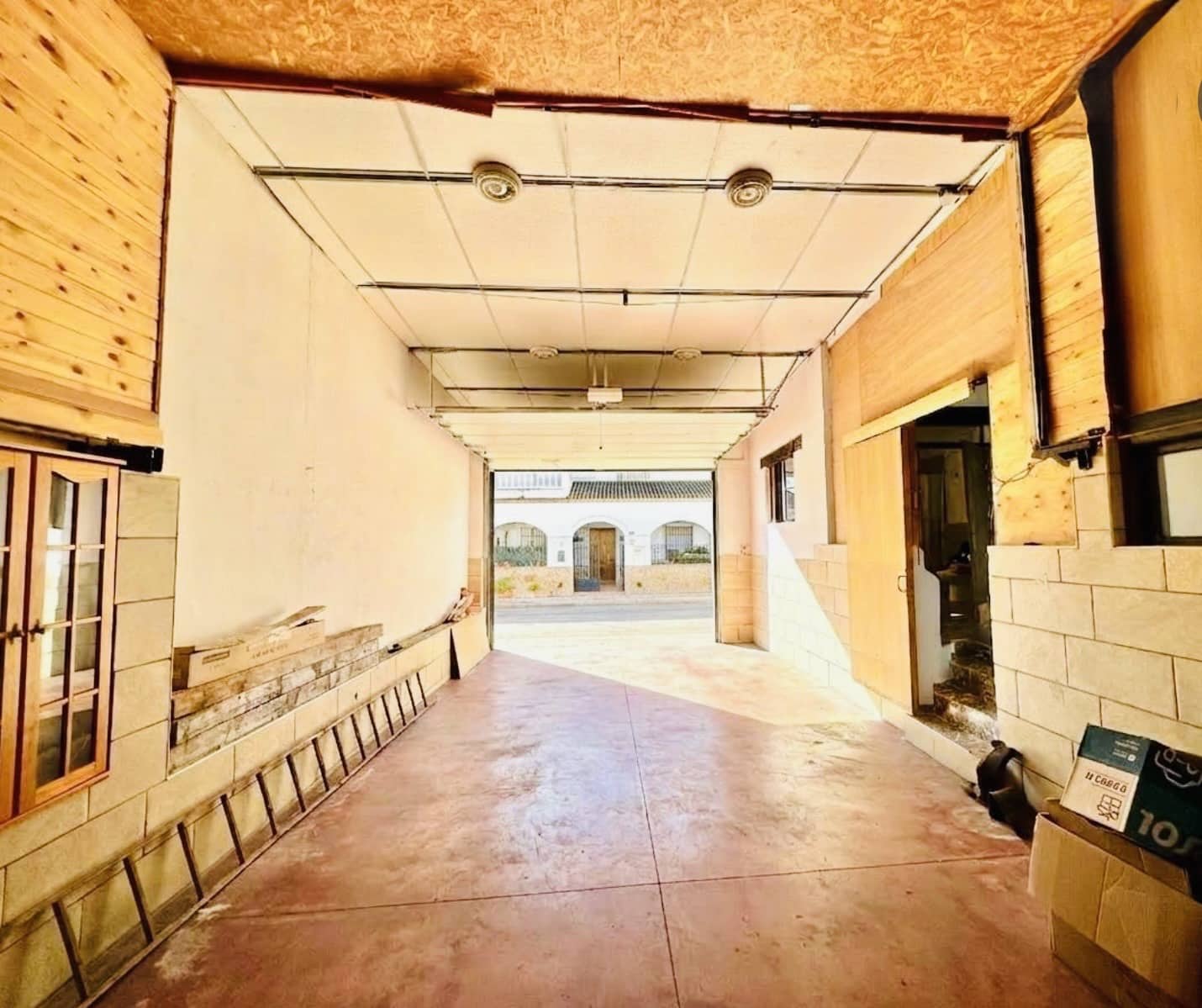 4 bedroom Villa for sale in Sierra de Yeguas with garage - € 173,000 (Ref: 9696610)