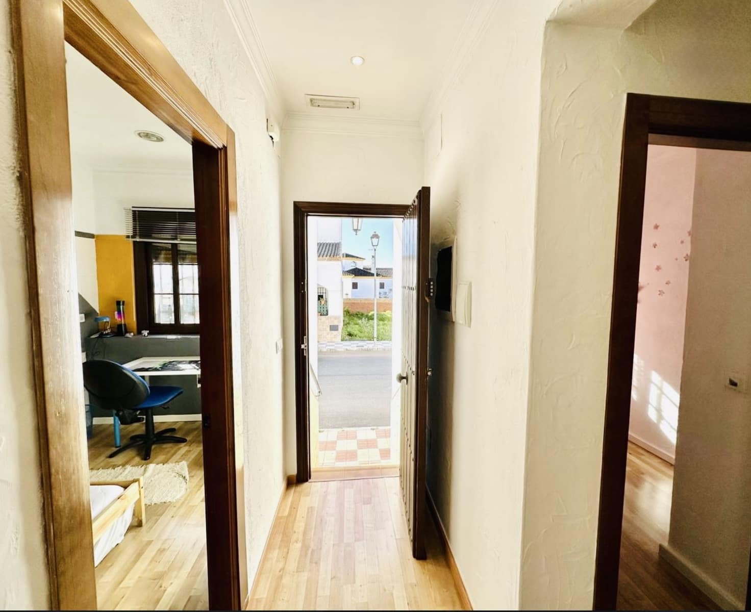 4 bedroom Villa for sale in Sierra de Yeguas with garage - € 173,000 (Ref: 9696610)