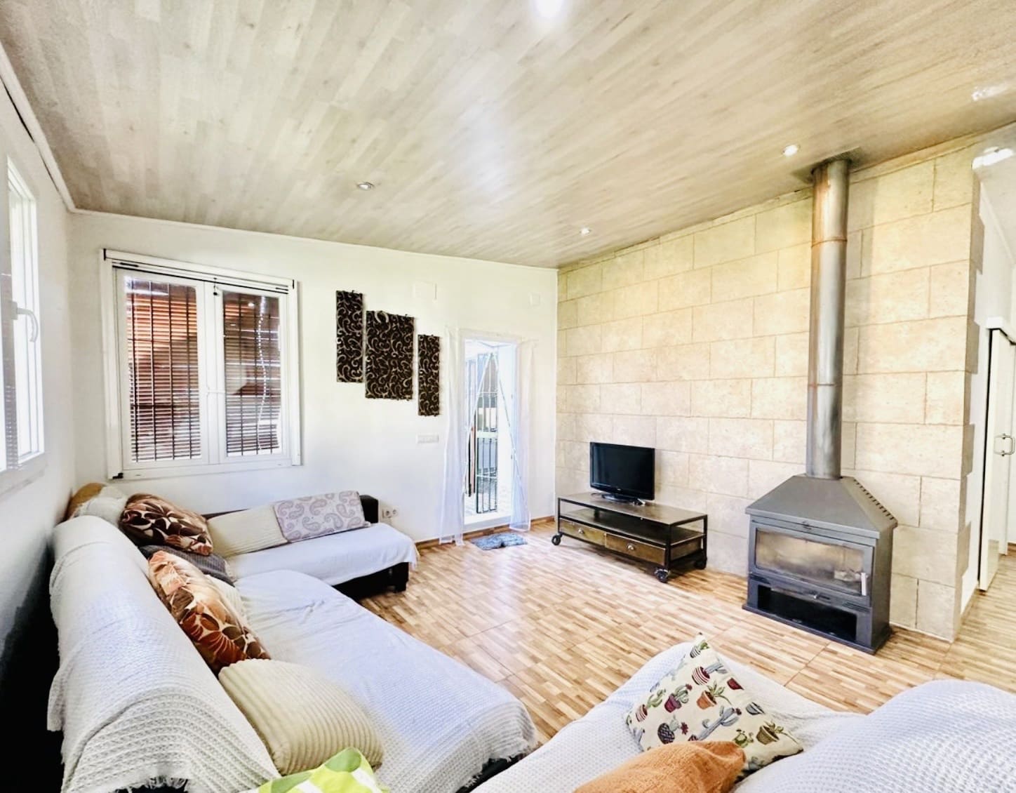 4 bedroom Villa for sale in Sierra de Yeguas with garage - € 173,000 (Ref: 9696610)