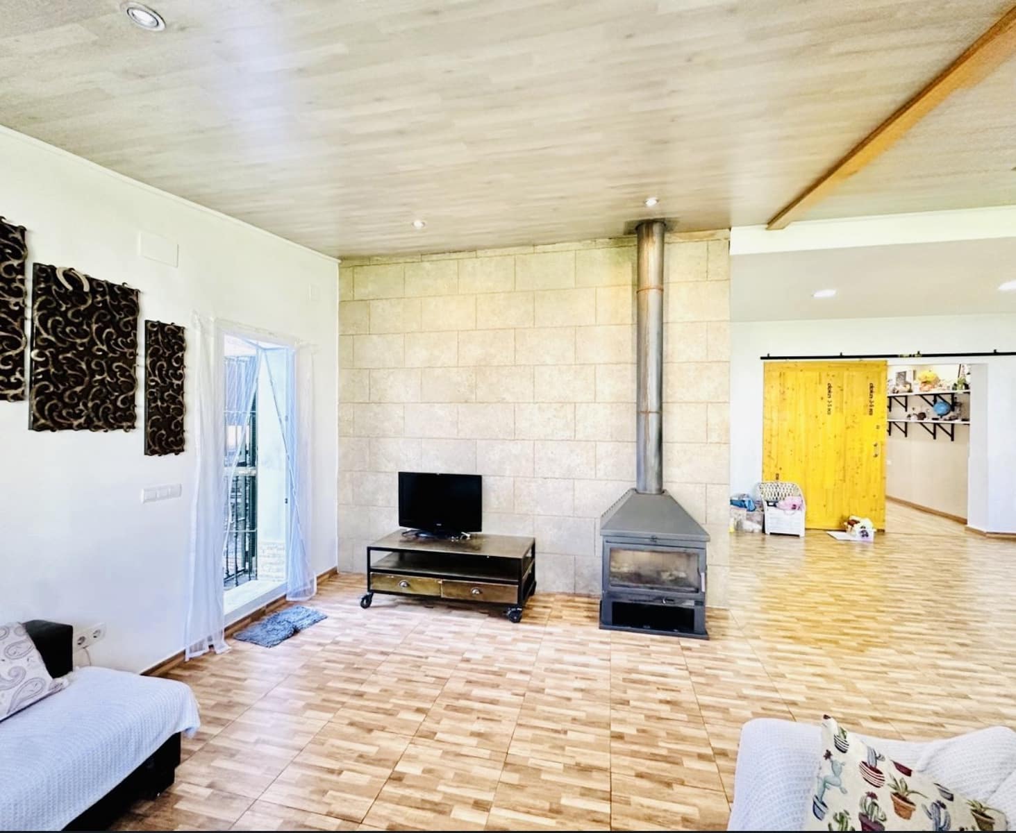 4 bedroom Villa for sale in Sierra de Yeguas with garage - € 173,000 (Ref: 9696610)